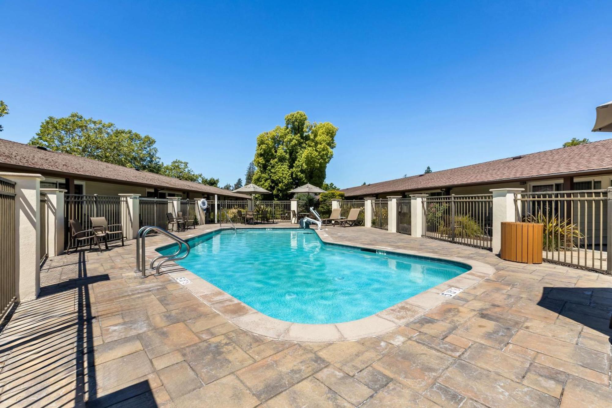 Best Western Garden Inn Santa Rosa Exterior foto